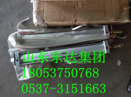 气缸15